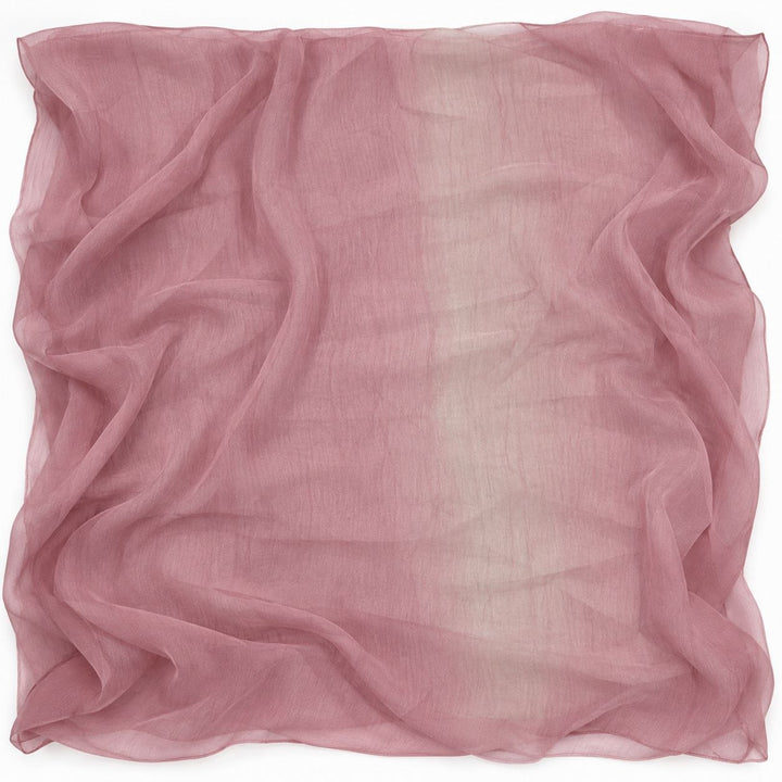 Støvet rosa silke chiffon 130 cm – hele stoffet med lysere misfarvning (billede 1 af 2)