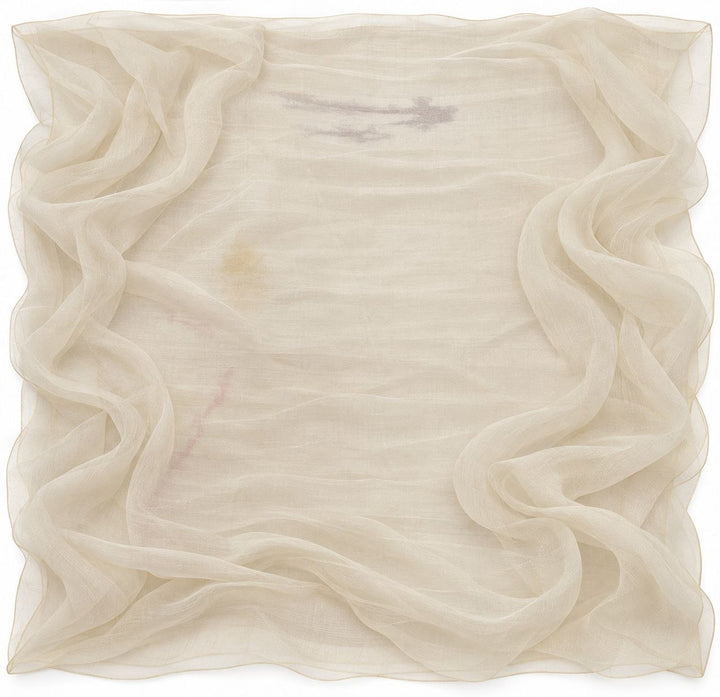 Creme silke chiffon – hele stoffet med pletter og farveafsmitning (billede 1 af 3)