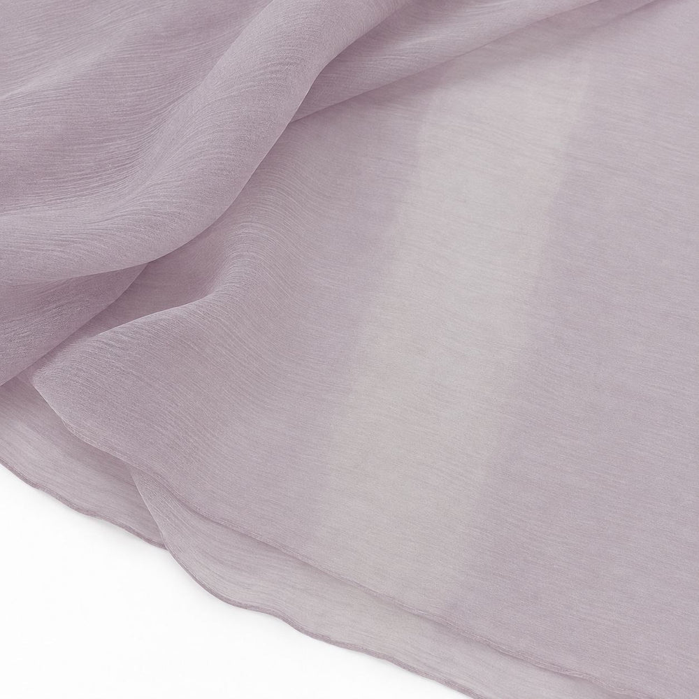 Lys lavendel silke chiffon – draperet, med misfarvning i dele af stoffet (billede 2 af 2)