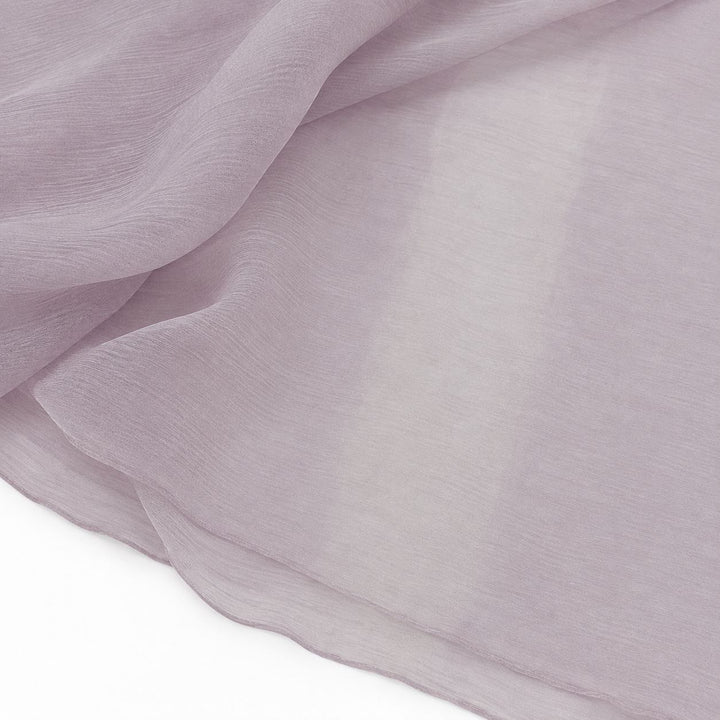 Lys lavendel silke chiffon – draperet, med misfarvning i dele af stoffet (billede 2 af 2)