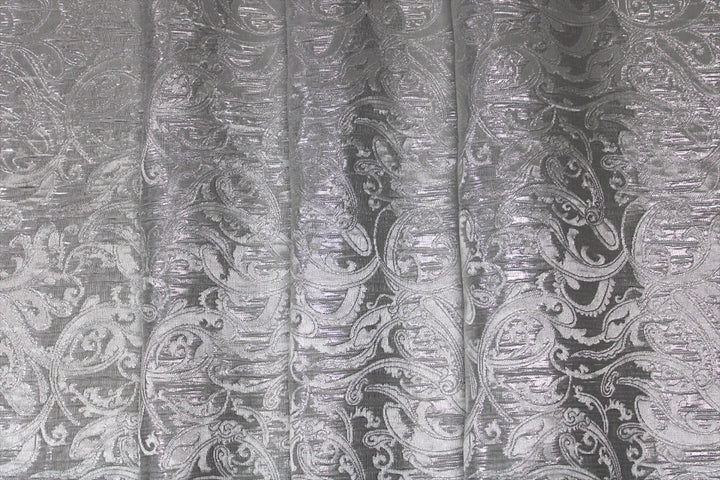 SØLV SATIN JACQUARD STOF MED BLOMSTERRANKER