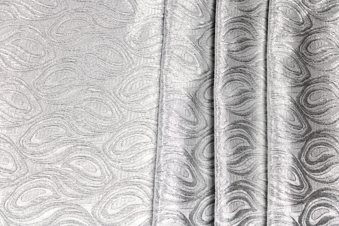 SØLV SATIN JACQUARD STOF MED DRÅBEMOTIV