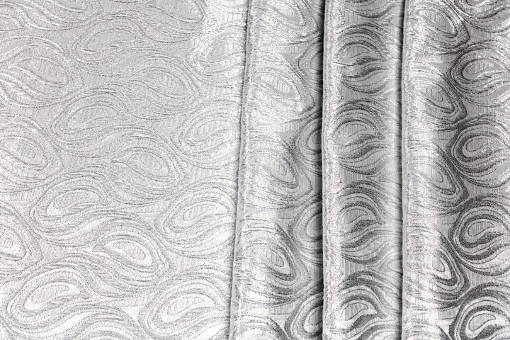 SØLV SATIN JACQUARD STOF MED DRÅBEMOTIV