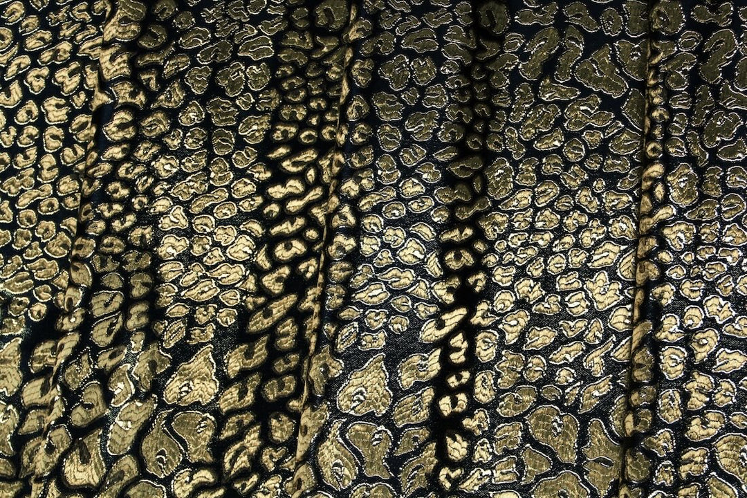 SORT SATIN JACQUARD STOF MED LEOPARDPLETTER