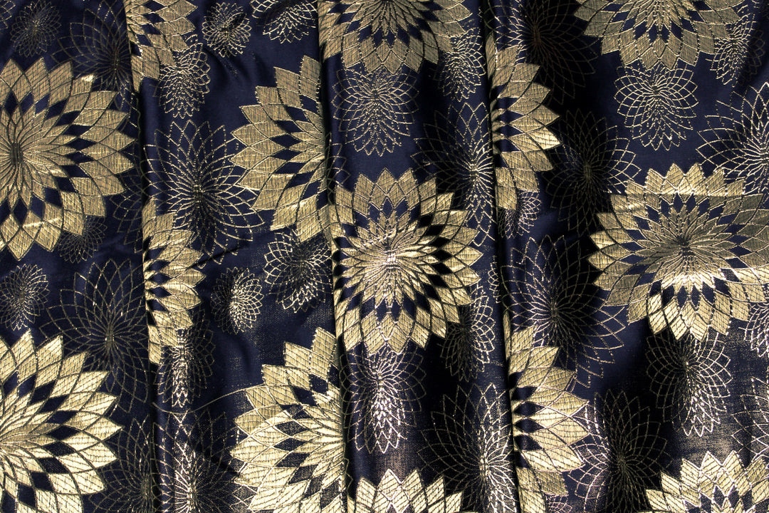 SORT SATIN JACQUARD STOF MED BLOMSTER
