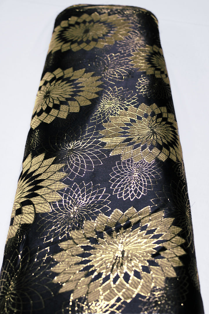 SORT SATIN JACQUARD STOF MED BLOMSTER