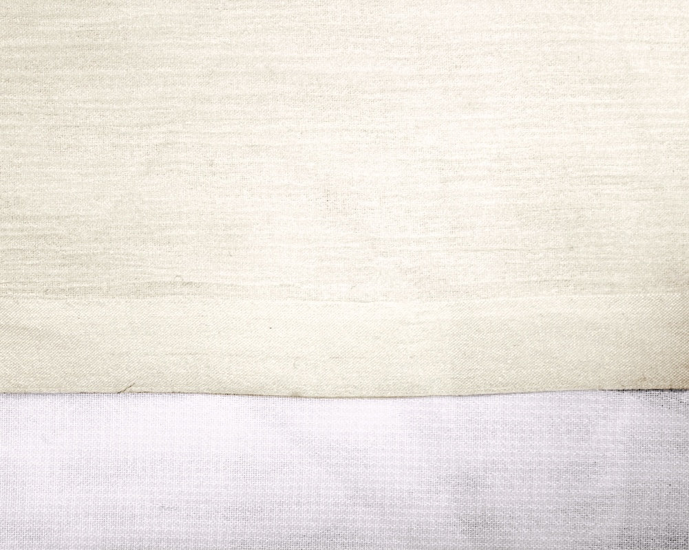 RÅHVIDT SILKE CHIFFON STOF - 140 CM BREDT
