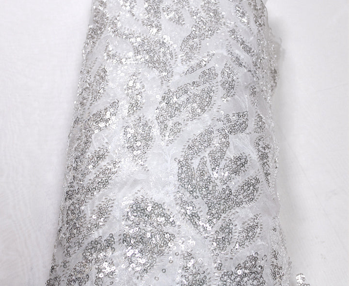 HVIDT TYL STOF MED PAILLETTER OG PERLER