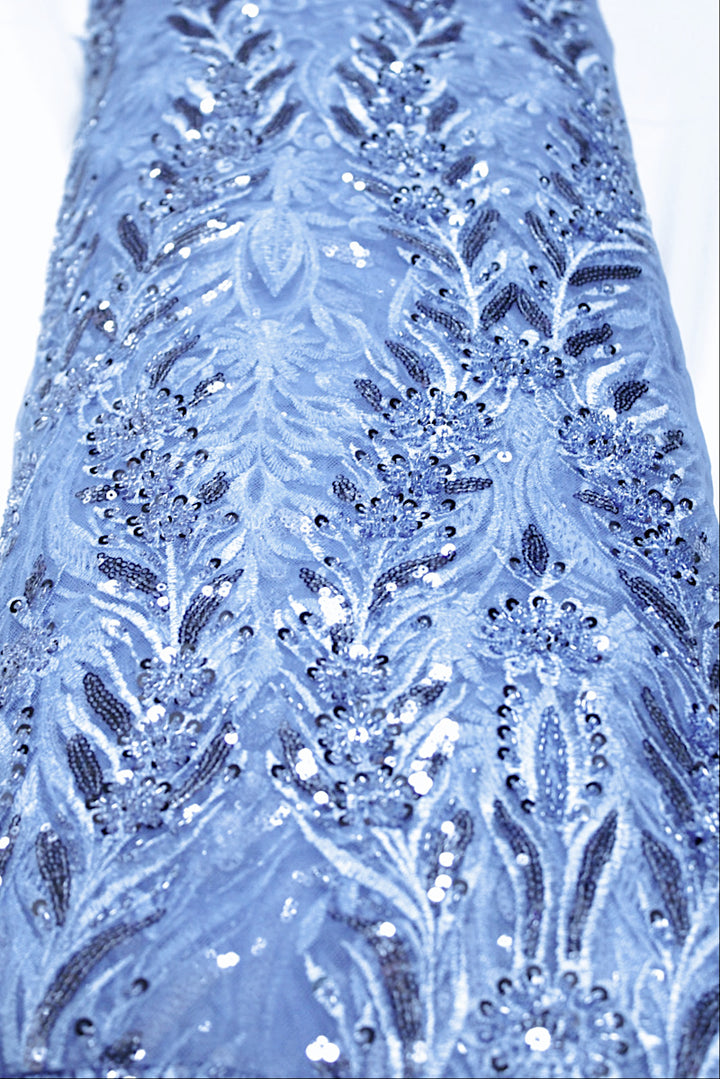 BLÅT TYL STOF MED PAILLETTER OG PERLER
