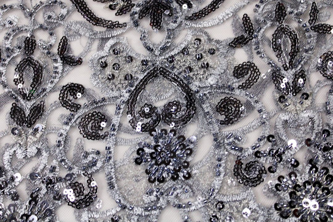 SØLV TYL STOF MED PAILLETTER OG PERLER