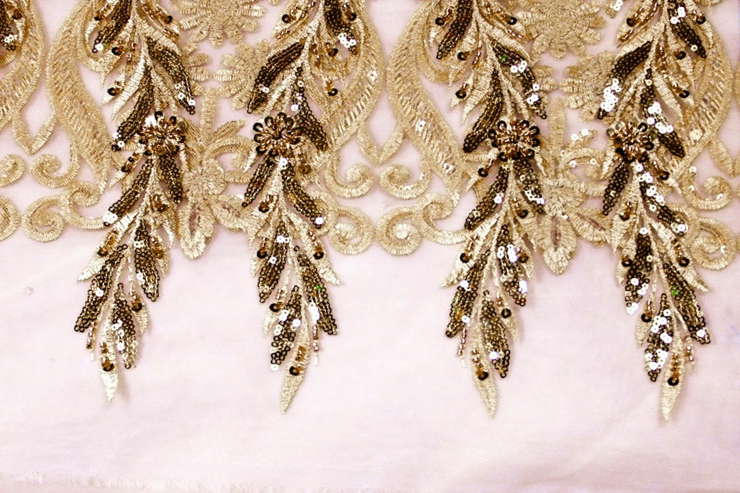 CHAMPAGNEFARVET TYL STOF MED PAILLETTER OG PERLER