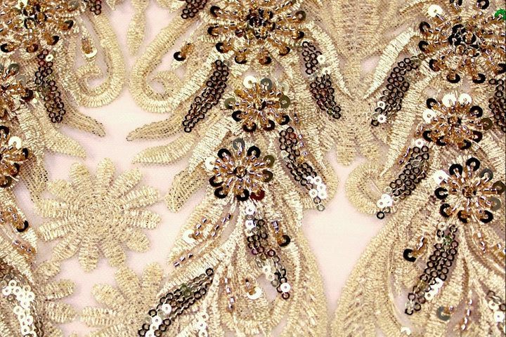 CHAMPAGNEFARVET TYL STOF MED PAILLETTER OG PERLER