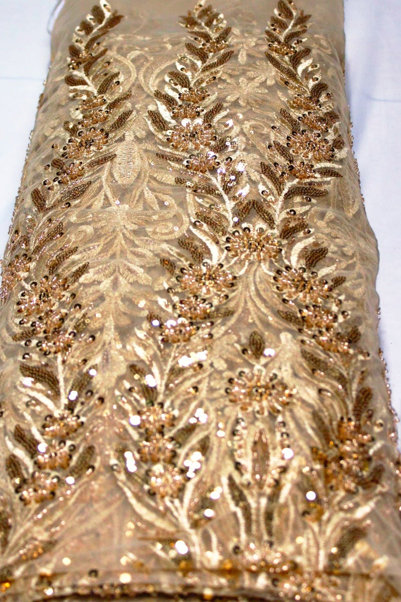 CHAMPAGNEFARVET TYL STOF MED PAILLETTER OG PERLER