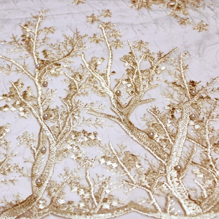 CHAMPAGNE TYL STOF MED BRODEREDE TRÆER