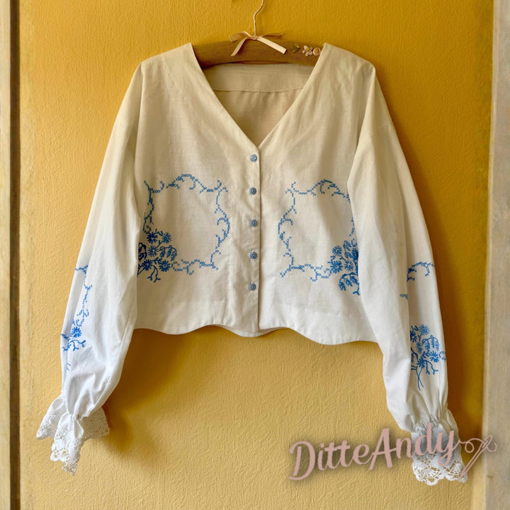 DAISY BLUSE SYMØNSTER (PDF) – DESIGNET AF DITTE ANDY (STR. 34-50)
