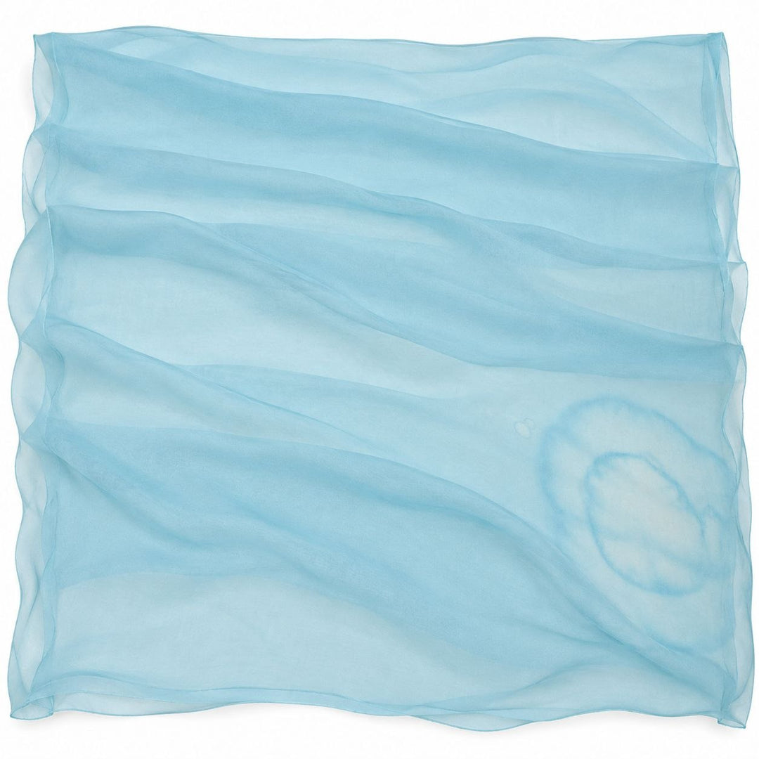 Lys blå/aqua silke chiffon – hele stoffet med tydelig misfarvning i nederste højre hjørne (billede 1 af 2)