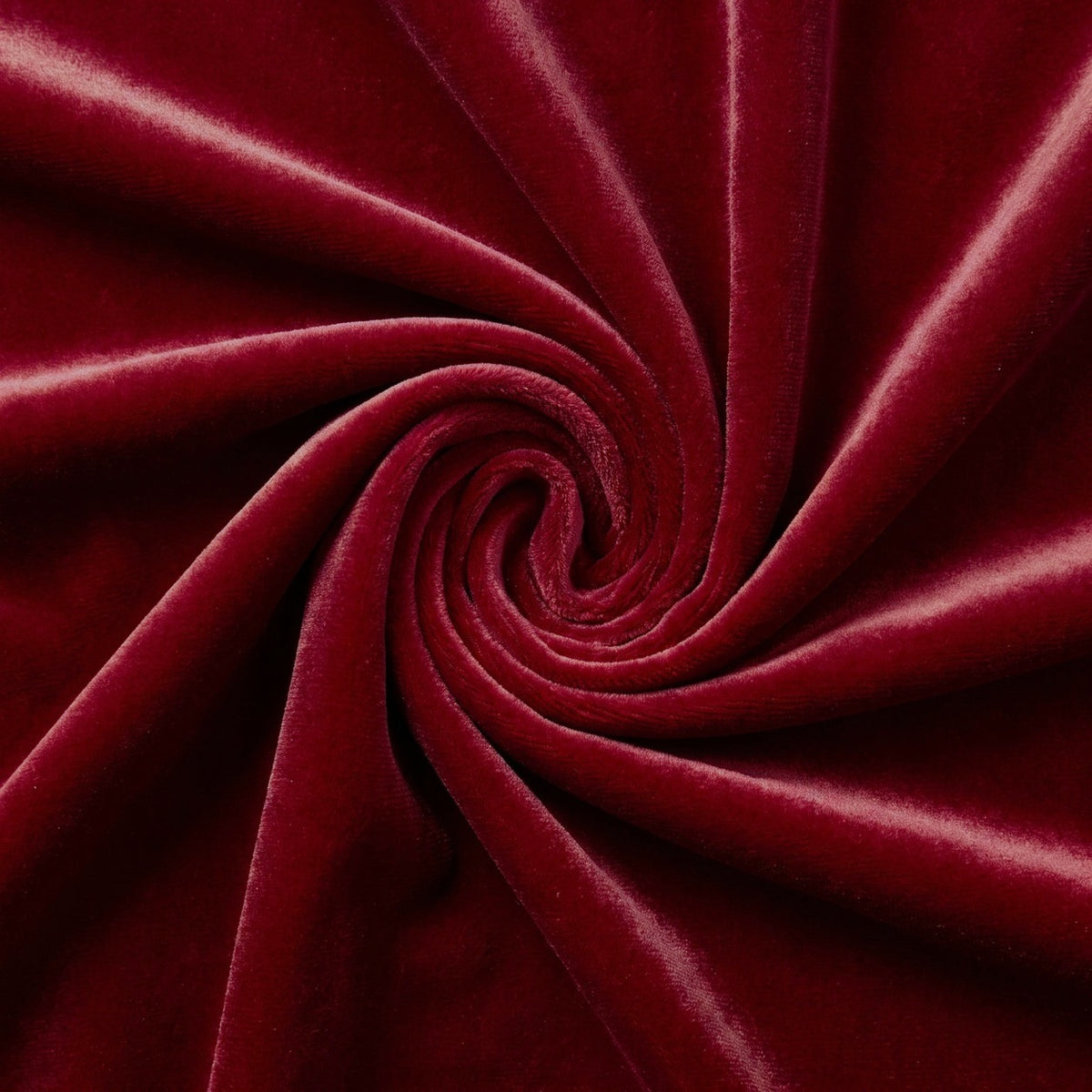 BORDEAUX MICRO VELOUR STOF – stoffet samlet i en blød swirl (billede 1 af 3)