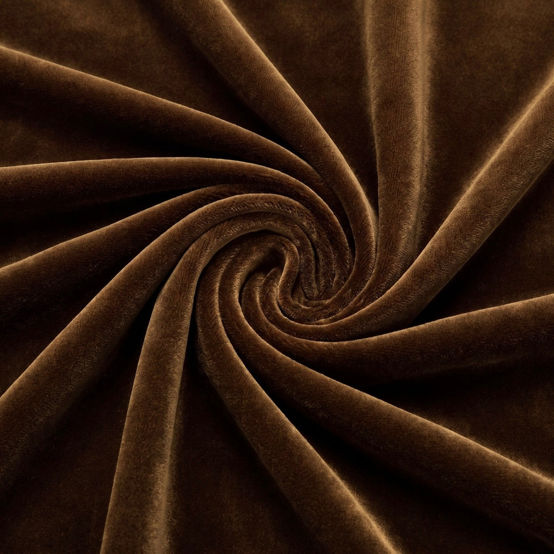 BRUNT MICRO VELOUR STOF – stoffet samlet i en blød swirl (billede 1 af 3)