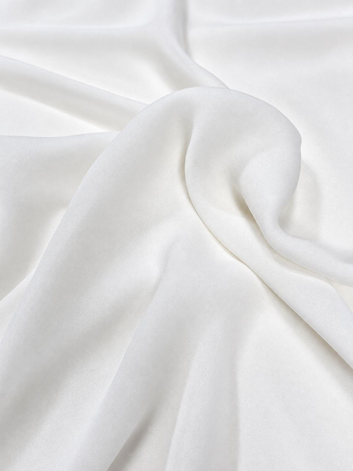 Hvidt silke chiffon stof – glansfulde draperier