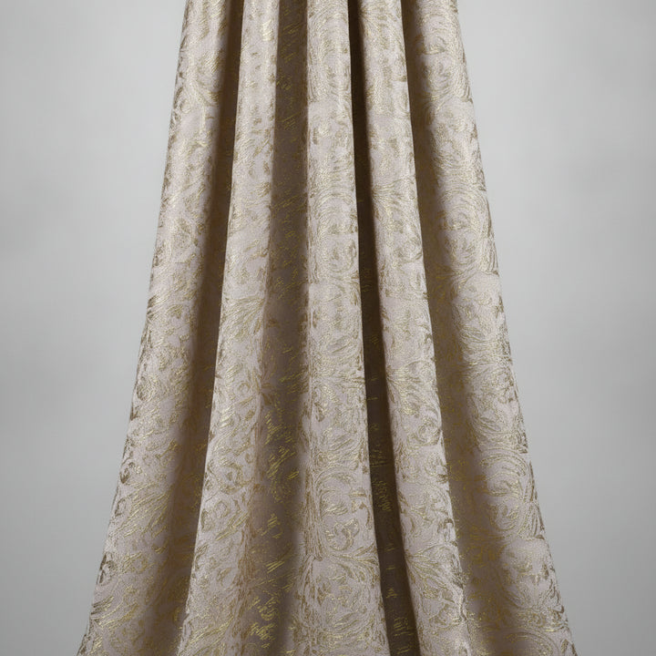CHAMPAGNEFARVET SATIN JACQUARD STOF MED BLOMSTERRANKER (billede 2 af 3)