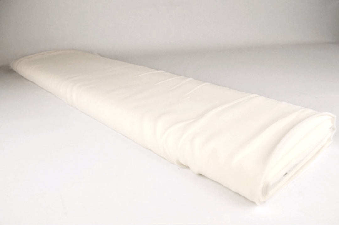 RÅHVID CHIFFON – LET, GENNEMSIGTIG & MED FLOT FALD