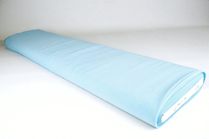 LYSEBLÅ CHIFFON – LET, GENNEMSIGTIG & MED FLOT FALD