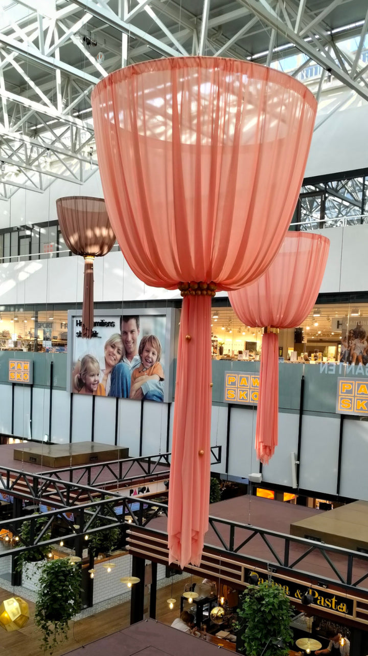 MØRKEBLÅ CHIFFON – LET, GENNEMSIGTIG & MED FLOT FALD