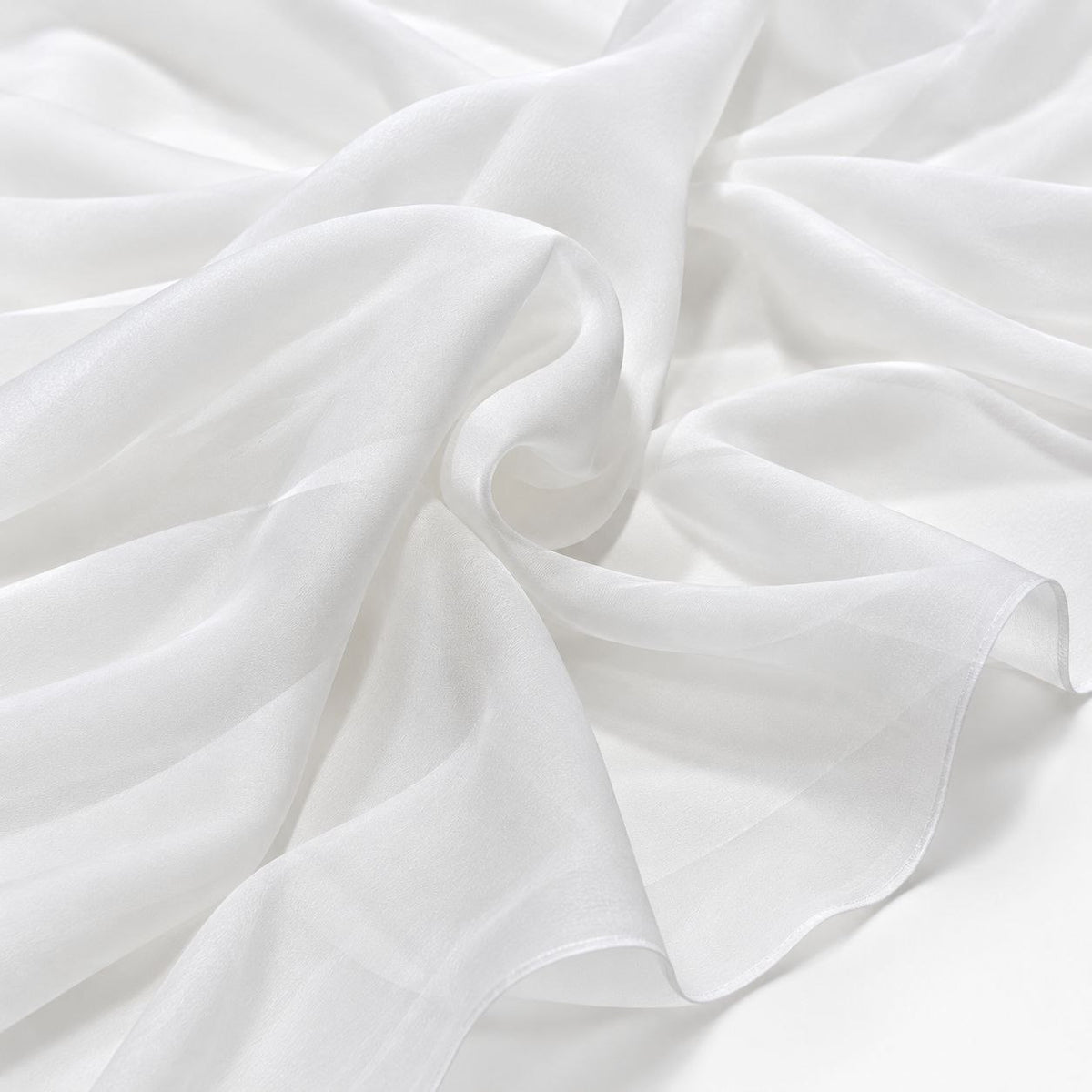 Hvidt silke chiffon stof – let gennemsigtigt draperi med kant