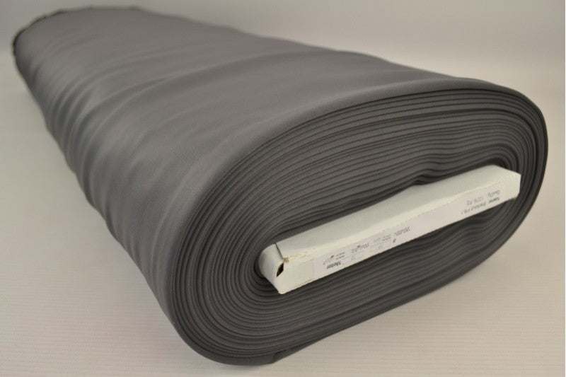 MØRKEGRÅT MØRKLÆGNINGSSTOF – BRANDHÆMMENDE GARDINSTOF (300 CM)