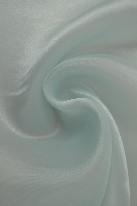 LYSEBLÅ ORGANZA – TRANSPARENT & SKINNENDE