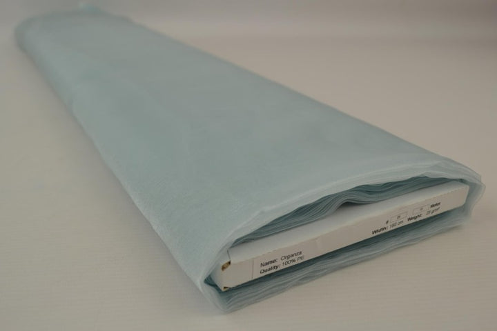 LYSEBLÅ ORGANZA – TRANSPARENT & SKINNENDE