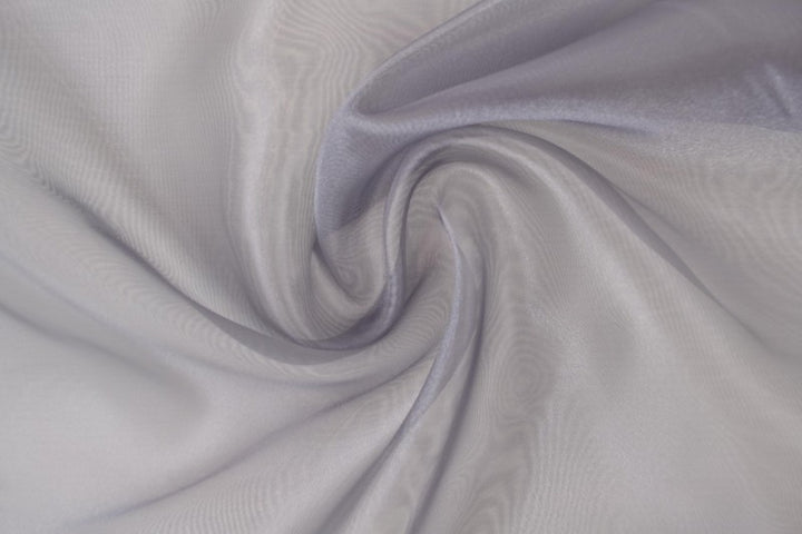GRÅ ORGANZA – TRANSPARENT & SKINNENDE