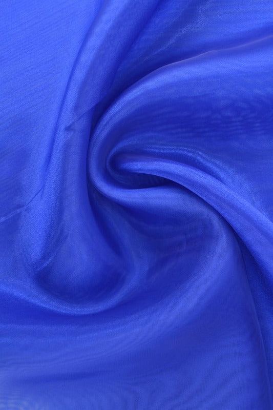 SAFIRBLÅ ORGANZA – TRANSPARENT & SKINNENDE
