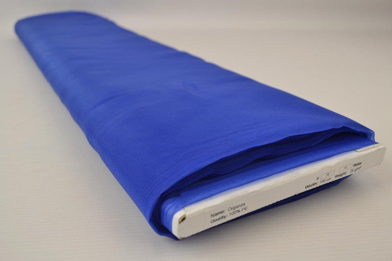 SAFIRBLÅ ORGANZA – TRANSPARENT & SKINNENDE