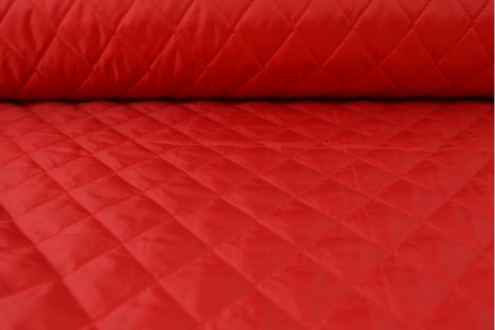RØD QUILT STOF MED VATTERET BAGSIDE