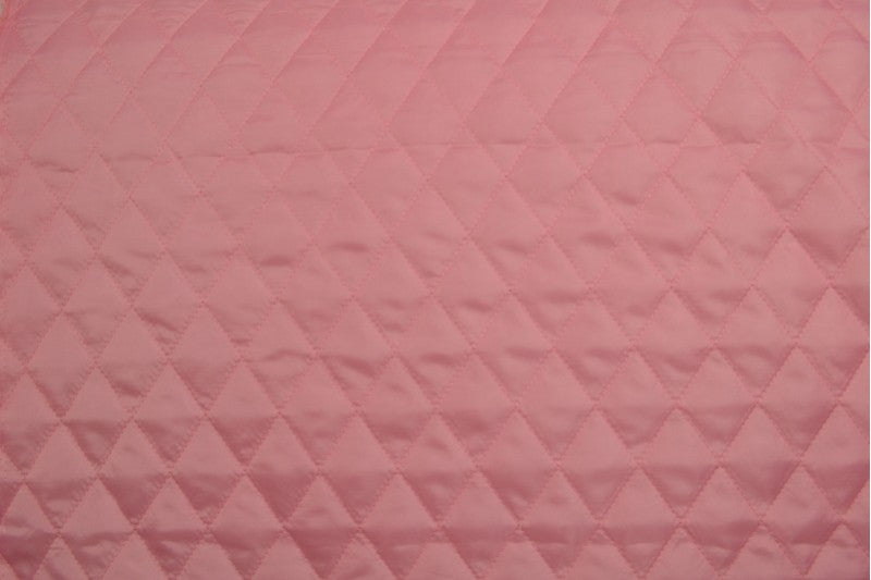 LYSERØDT QUILT STOF MED VATTERET BAGSIDE