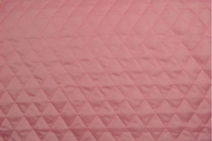 LYSERØDT QUILT STOF MED VATTERET BAGSIDE
