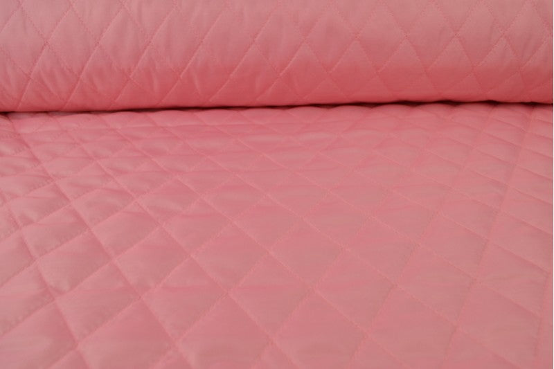 LYSERØDT QUILT STOF MED VATTERET BAGSIDE