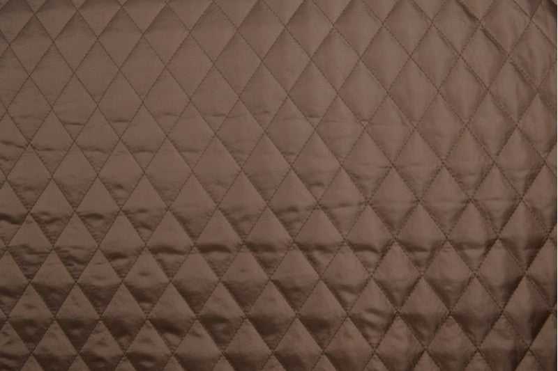 BRUN QUILT STOF MED VATTERET BAGSIDE