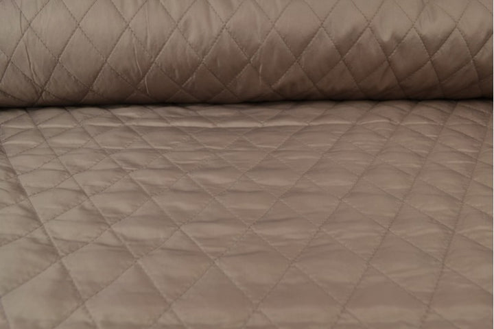 TAUPE QUILT STOF MED VATTERET BAGSIDE