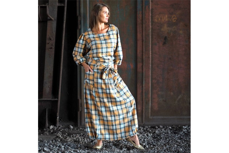 HVID SKOTSKTERNET FLANNEL M. SMÅ RØDE TERN