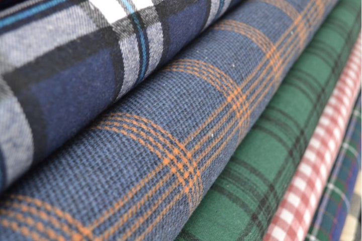 GRÅ SORT OG GUL SKOTSKTERNET FLANNEL