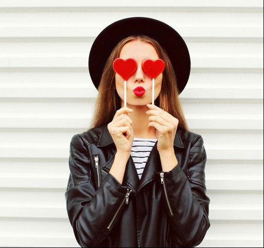 TAUPE IMITERET LÆDER – TIL BEKLÆDNING & DEKORATION