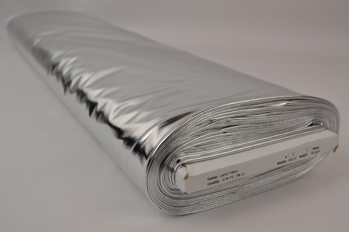 SØLVFARVET LAMÉ STOF MED STRÆK – METALLIC GLIMMERSTOF