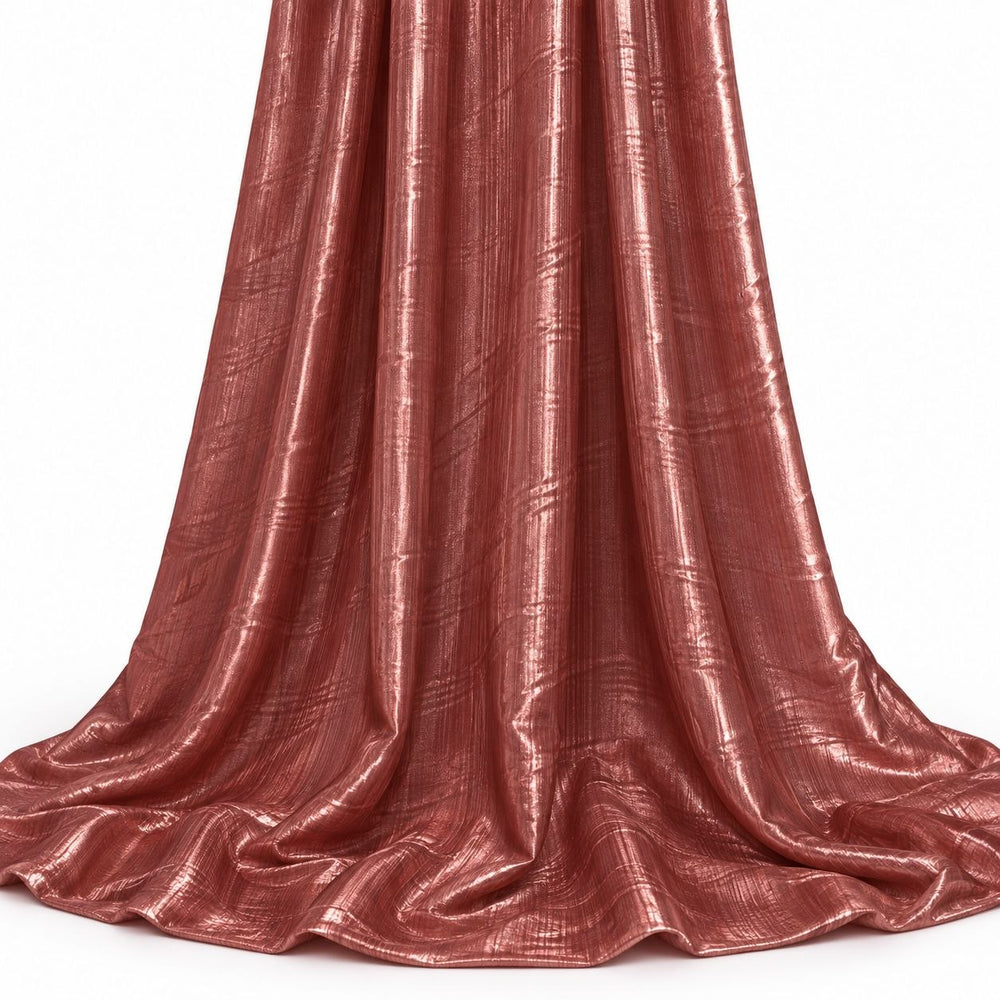 Metallic antik rosa foil stof — hængende og draperet, folien fanger lyset