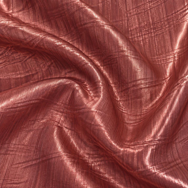 Metallic antik rosa foil stof — nærbillede af foliens struktur og glans