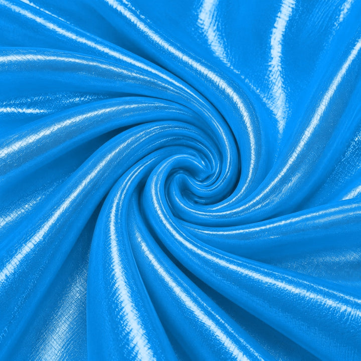Metallic azure blå foil stof — stoffet liggende fladt med bløde folder