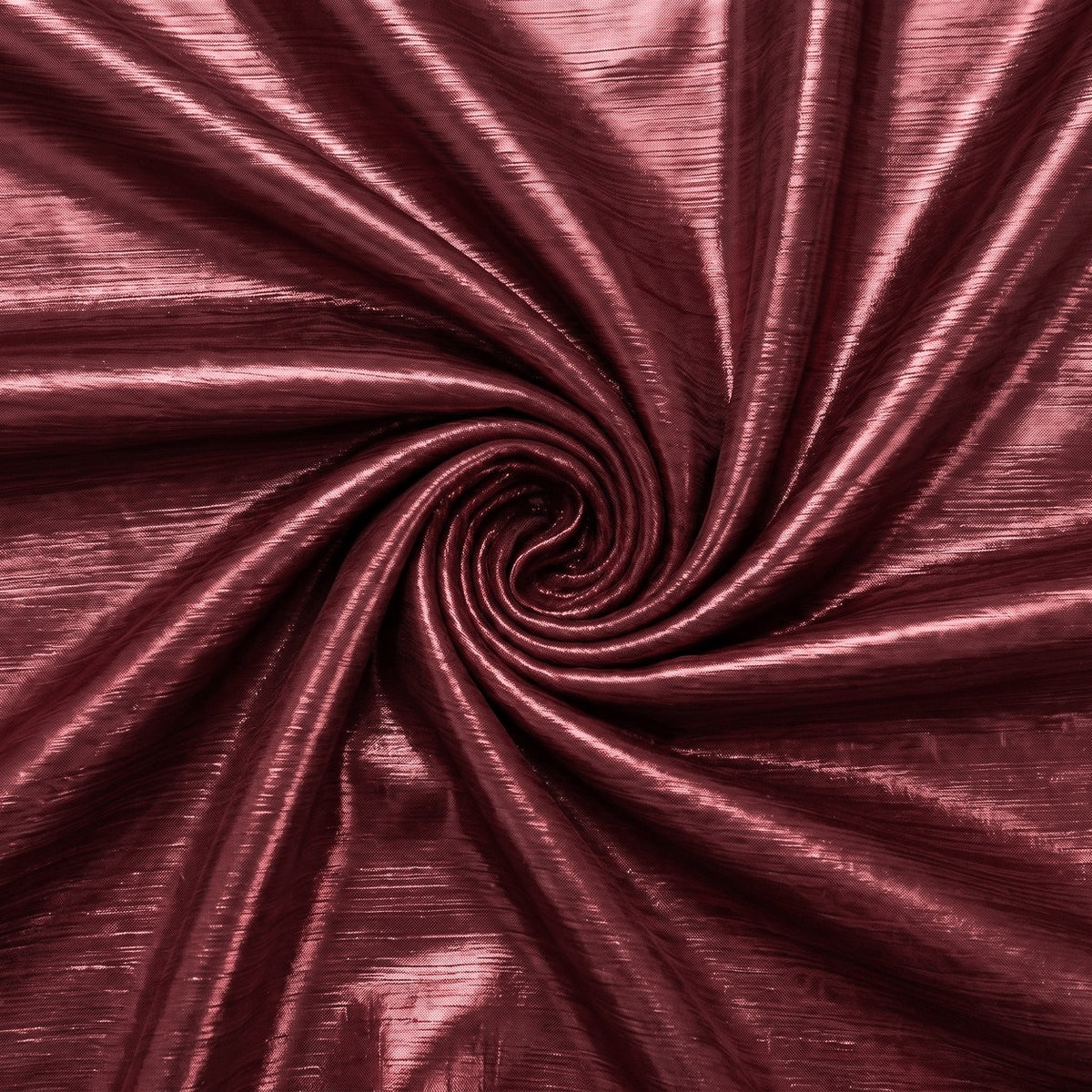 Metallic bordeaux foil stof — stoffet arrangeret i spiralform med bløde folder