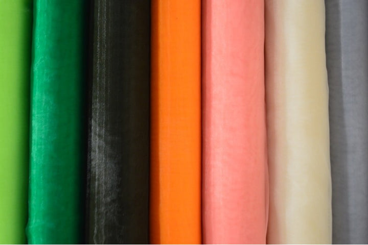 BRUN ORGANZA – TRANSPARENT & SKINNENDE