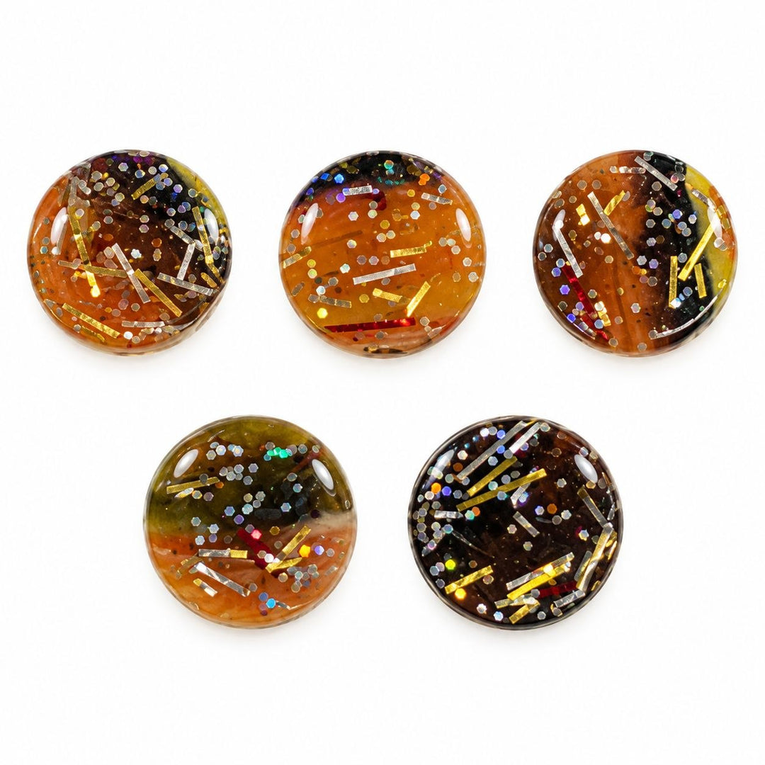Ravbrun/cognac knapper med multicolor glimmer – 5 stk.